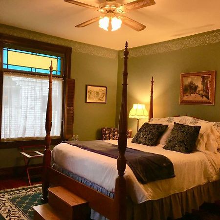 Trimmer House Bed And Breakfast Penn Yan Exteriör bild