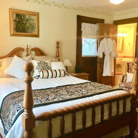 Trimmer House Bed And Breakfast Penn Yan Exteriör bild