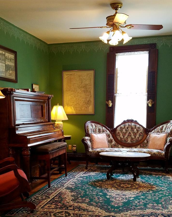 Trimmer House Bed And Breakfast Penn Yan Exteriör bild