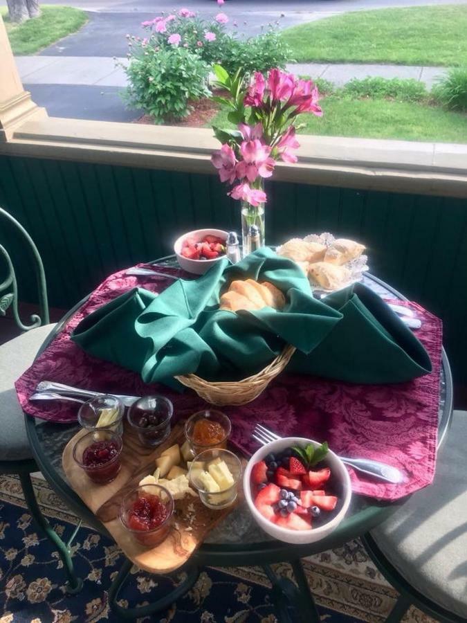 Trimmer House Bed And Breakfast Penn Yan Exteriör bild