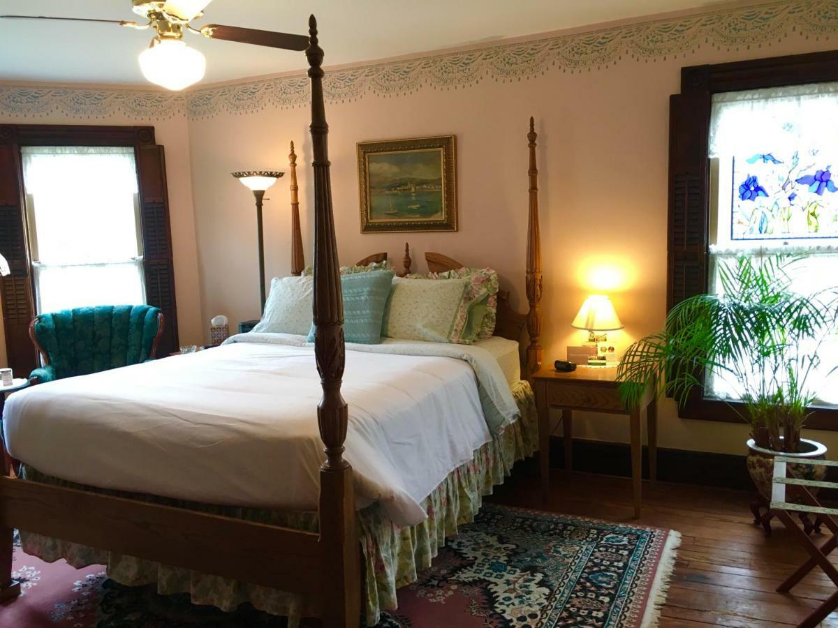 Trimmer House Bed And Breakfast Penn Yan Exteriör bild